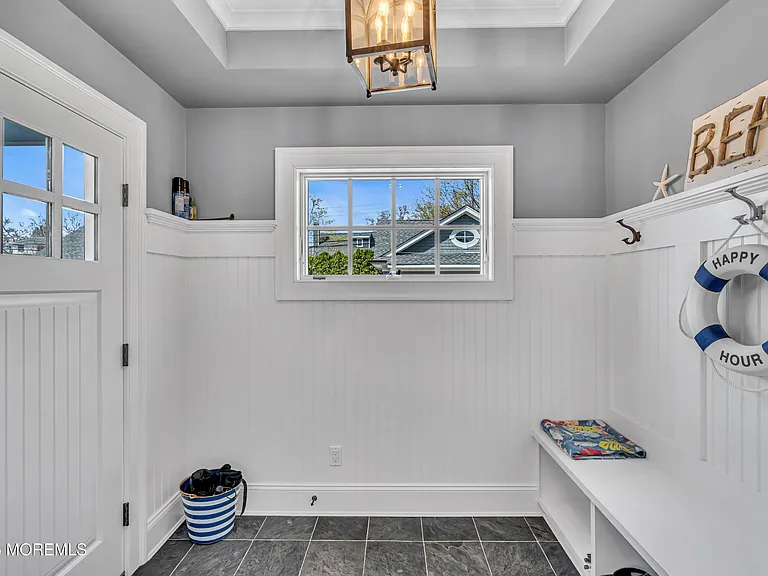 316 Jersey Ave — Photo 8