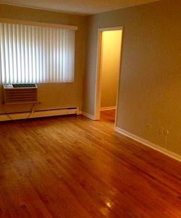 2nd image of 420 W Aldine Ave APT 320