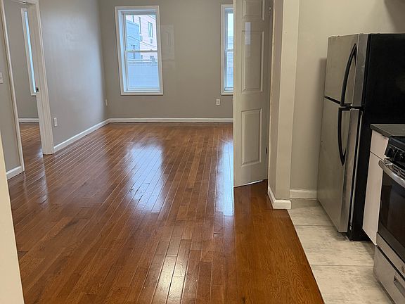 5th image of 132 S Harrison St #1A