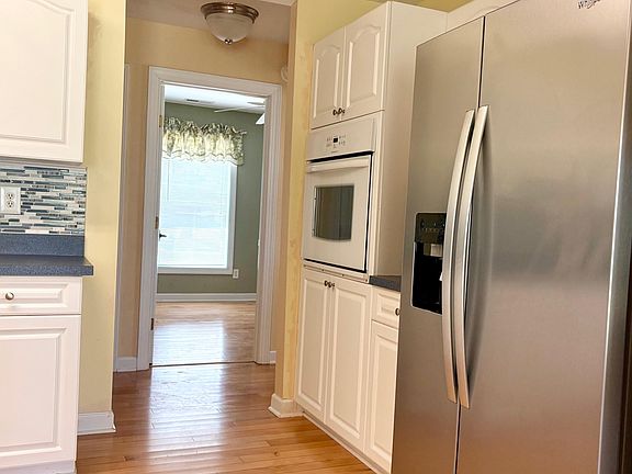 5th image of 405 Pineview Drive