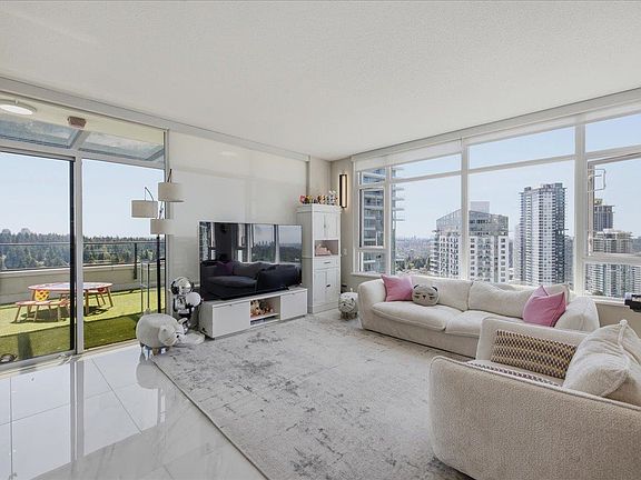 4th image of 570 Emerson St Penthouse 3004