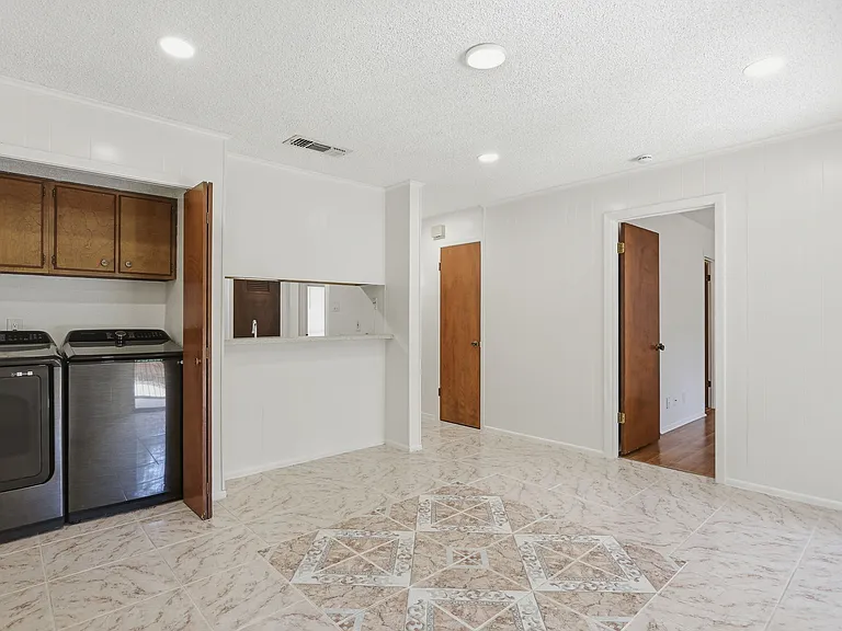 4911 Arbor Ridge Dr — Photo 13