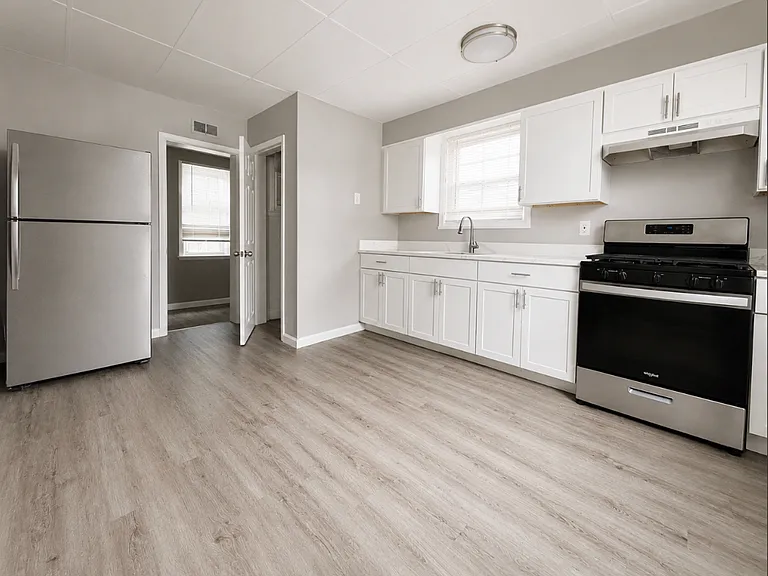 2604 Hamilton Ave — Photo 16