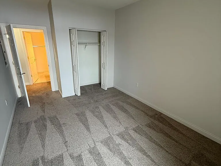 Uptown Brass Apartments — Photo 16