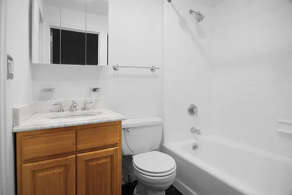 Rented by WAM Partners - William Moses Co. | media 34