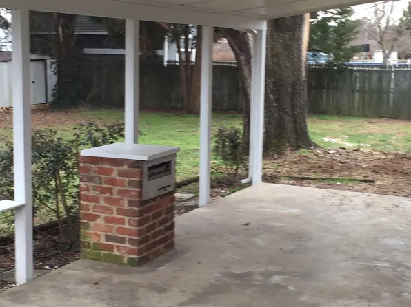 127 Sherwood Dr, Colonial Heights, VA 23834