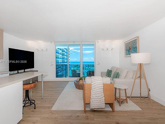 3rd image of 2301 Collins Ave APT 541