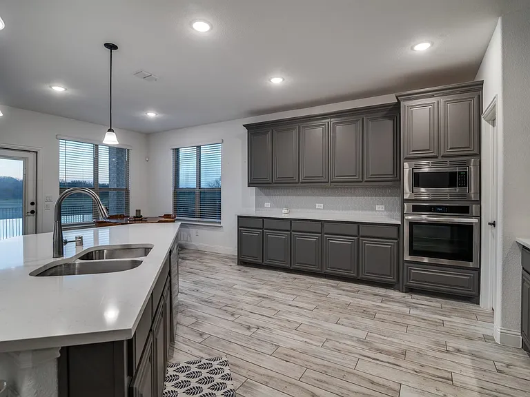 2643 Perdenales Dr — Photo 11