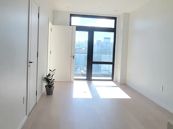 11-52 44th Drive image 7 of 15