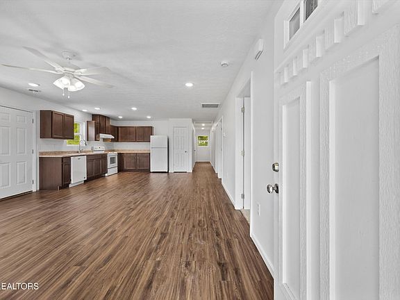 3rd image of 3208 Wimpole Ave SE