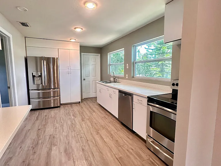 310 Cordova Rd — Photo 6