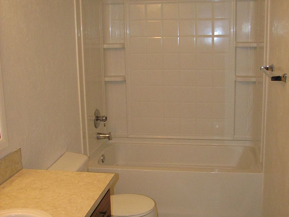 2nd image of 1487 Rozilla Ct NE