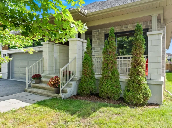 6 Brickyard Dr, Russell, ON K4R 0B2