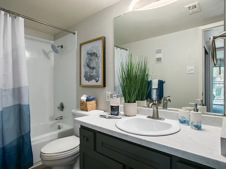 Glo Apartments — Photo 15
