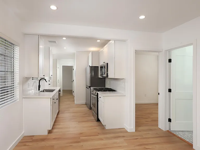 2236 Glendale Blvd #1/2 — Photo 6