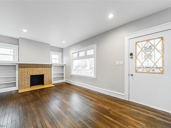 4th image of 12610 Maplerow Ave