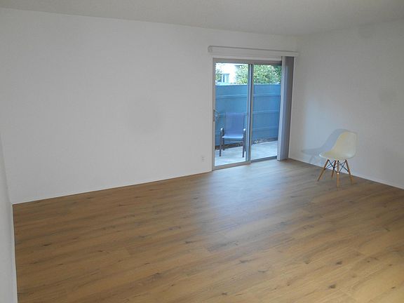 123 LIVINGROOM