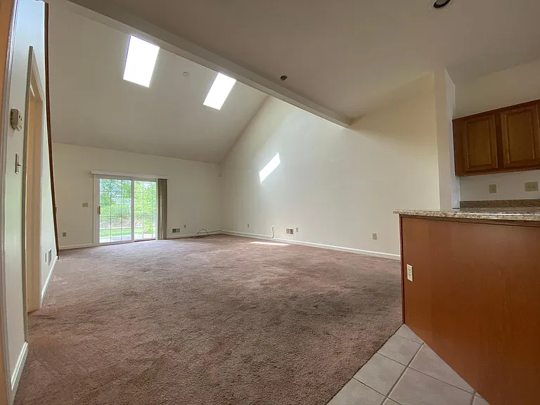106 Amber Ln — Photo 12