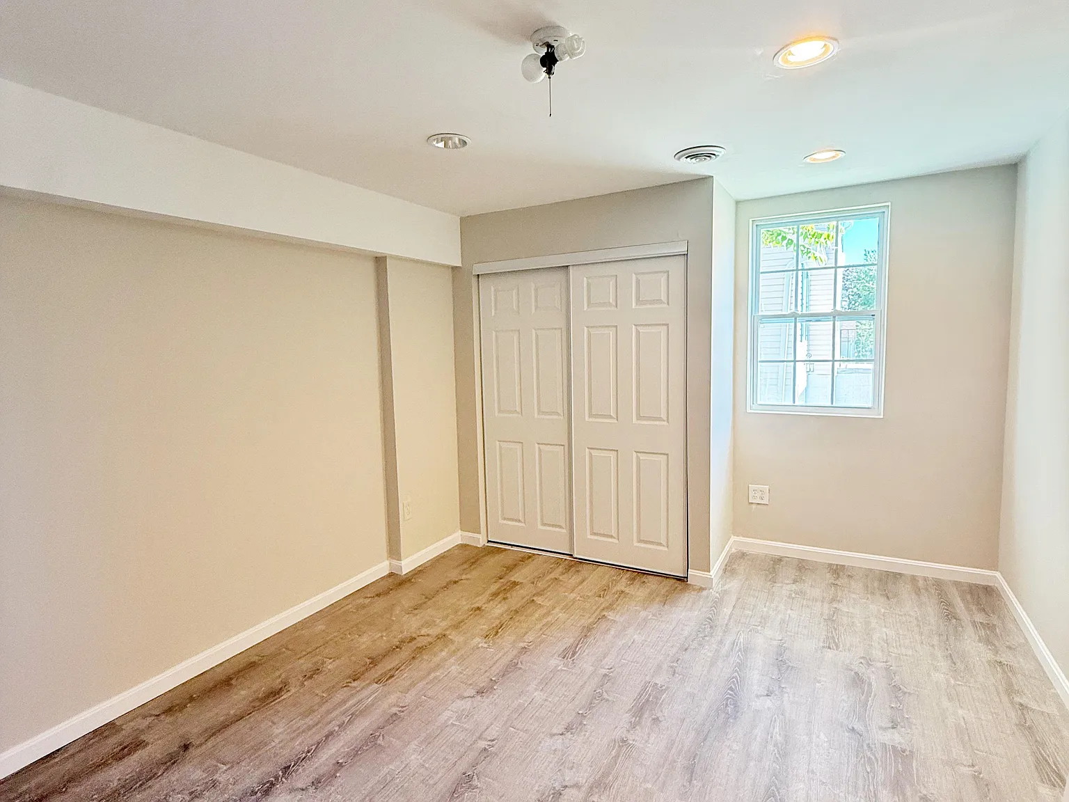 2 bed, 1350 sqft, $1,650 — Photo 4
