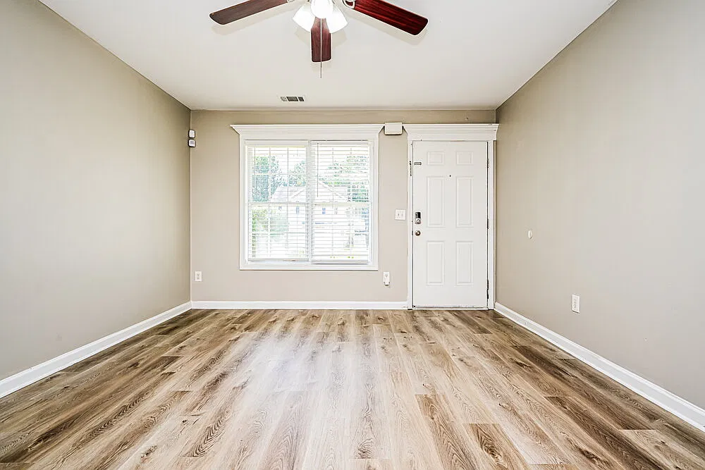 4 bed, 2.5 bath, 1766 sqft, $1,900 — Photo 4