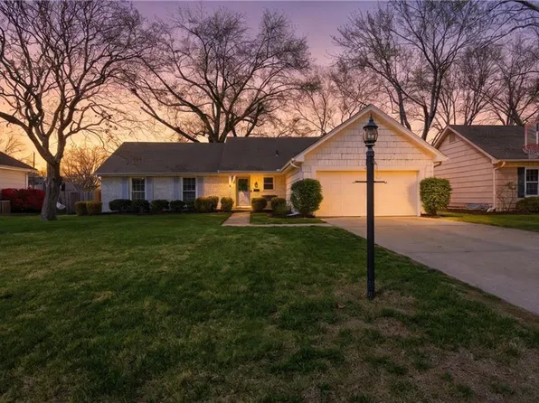 6432 W 101st St, Overland Park, KS 66212