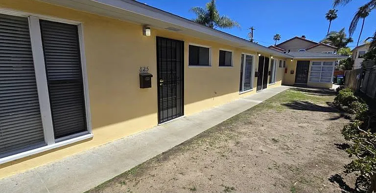 827 Diamond St — Photo 1