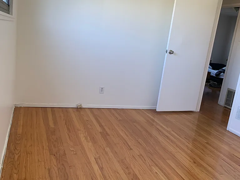 207 Morton Dr — Photo 2