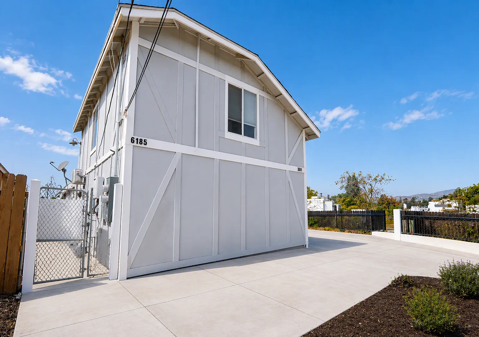 6187 Vanessa Street — Photo 2