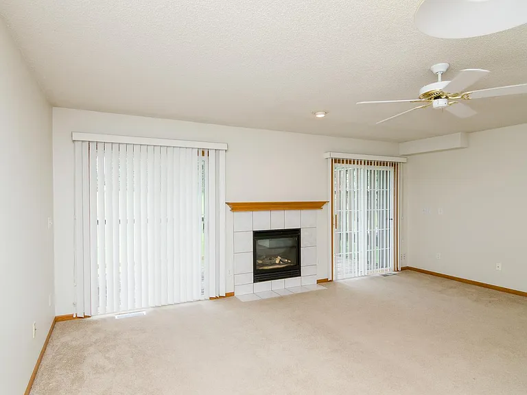 2613 Rushmore Dr — Photo 9