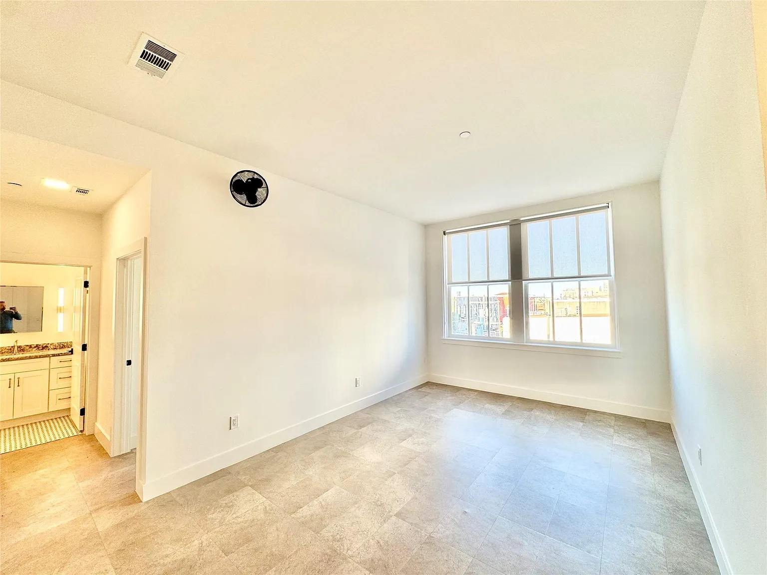 2 bed, 2.0 bath, 1061 sqft, $2,575 — Photo 3