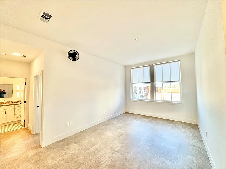 2102 Mechanic St #304 — Photo 3