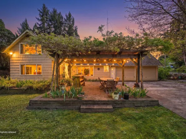 30 Placer Dr, Orleans, CA 95556