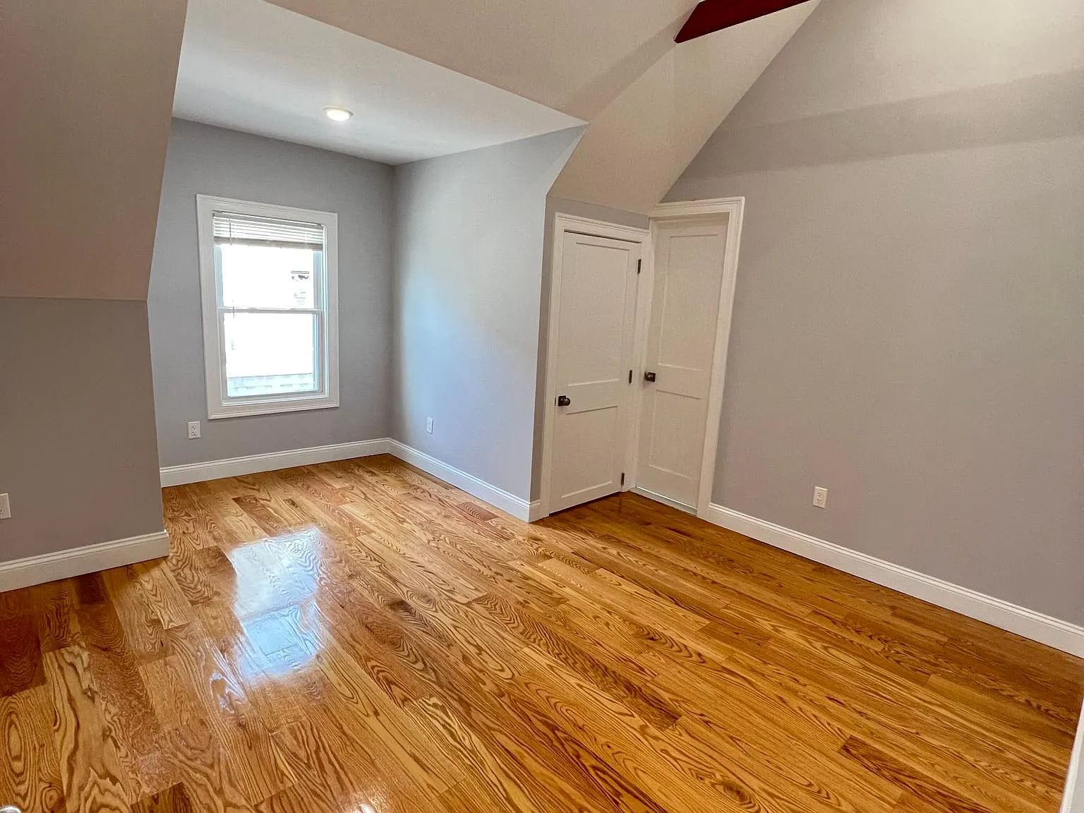 6 bed, 6.5 bath, $1,350 — Photo 3