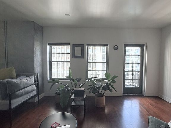 5th image of 416 S Spring St APT 905