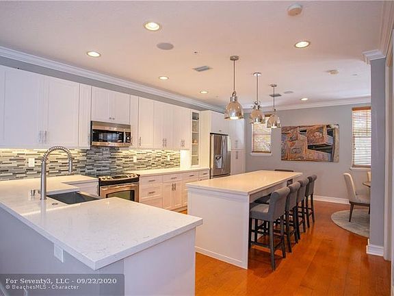 2nd image of 2221 NE 9th Ave #2221