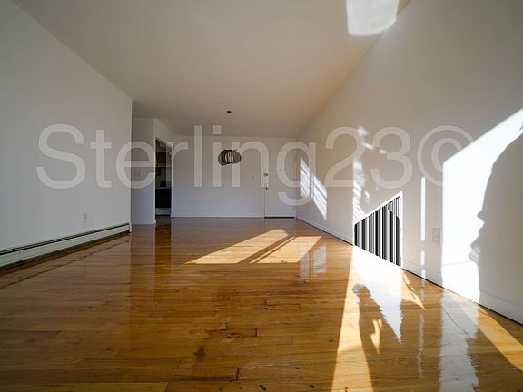 4th image of 2915 31st Ave APT 3F