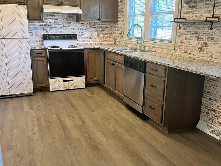 170 Branchwood Rd — Photo 4