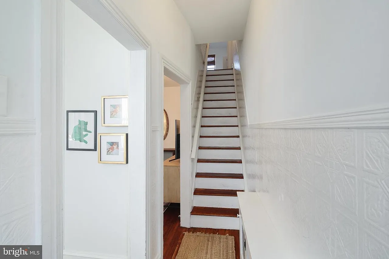 3031 W Stiles St — Photo 3