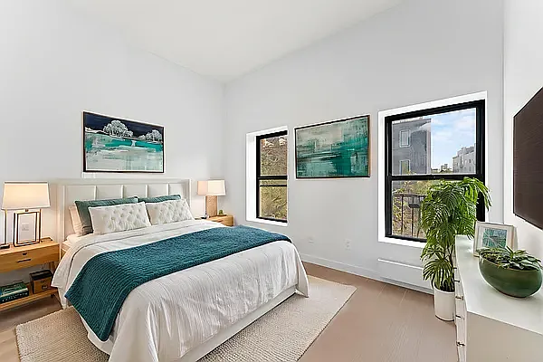 403 Myrtle Ave #2RR — Photo 4