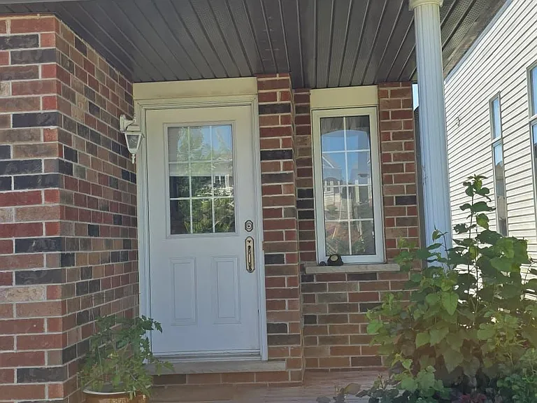 123 Westmeadow Dr — Photo 1