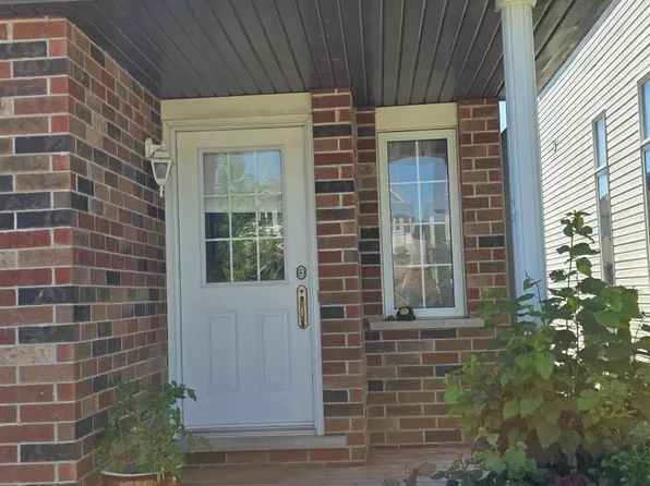 123 Westmeadow Dr, Kitchener, ON N2N 3P8