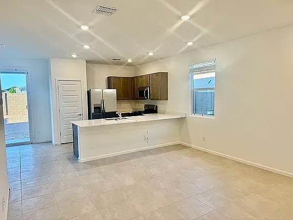 4616 E Amethyst Ln — Photo 5