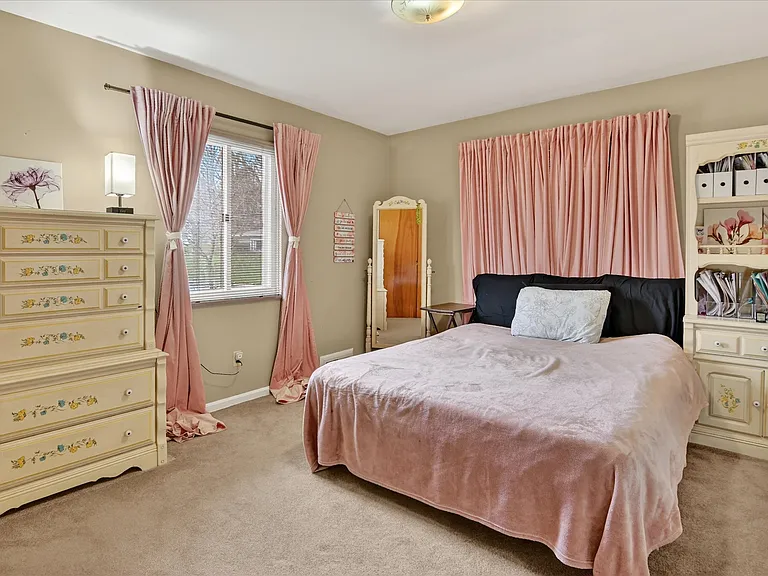 462 Greenhurst Dr — Photo 20