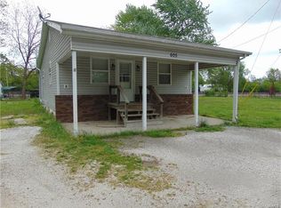 605 Yard St, Carlinville, IL 62626