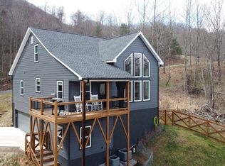 71 View Ridge Pkwy, Leicester, NC 28748