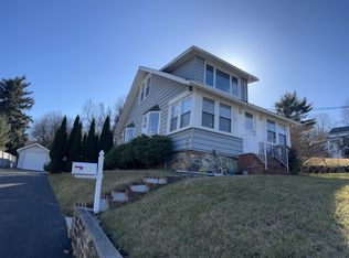 29 Ramapo Rd, Garnerville, NY 10923