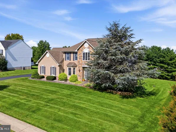 126 Meadowland Dr, Collegeville, PA 19426