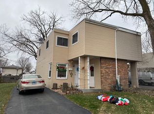 1014 Century Ln, Aurora, IL 60505