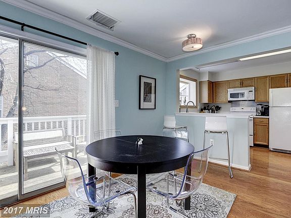 5th image of 2602H S Arlington Mill Dr #8