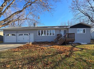 1207 4th Ave SW, Pipestone, MN 56164